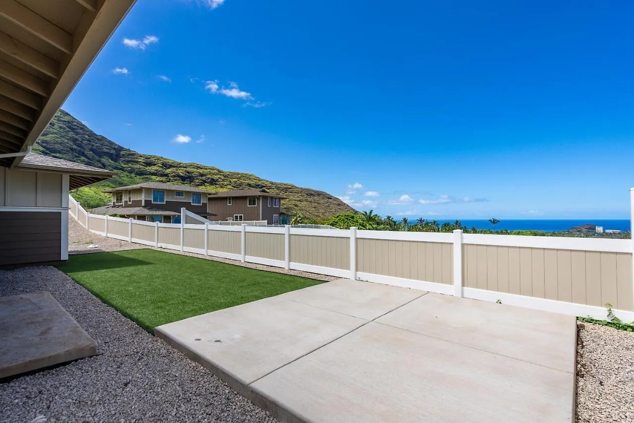 Semesterbostad @ Marbella Lane - Serene & Lovely Mt + Ocean Views Waianae