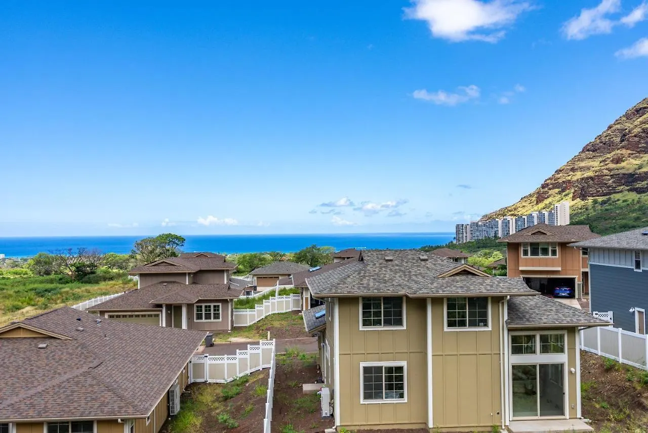 Holiday home @ Marbella Lane - Serene & Lovely Mt + Ocean Views Waianae United States