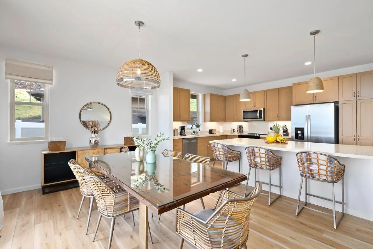 @ Marbella Lane - Serene & Lovely Mt + Ocean Views Waianae 0*,