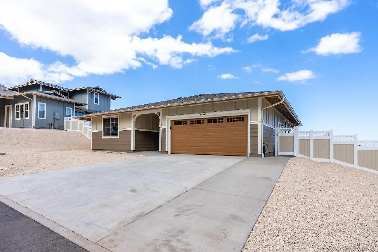 @ Marbella Lane - Serene & Lovely Mt + Ocean Views Waianae 0*,  USA