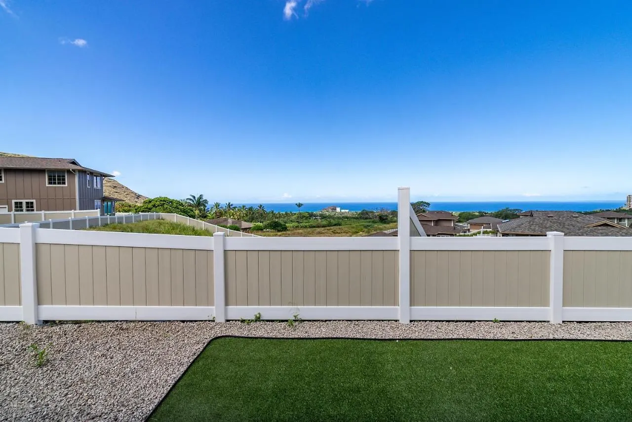 Holiday home @ Marbella Lane - Serene & Lovely Mt + Ocean Views Waianae