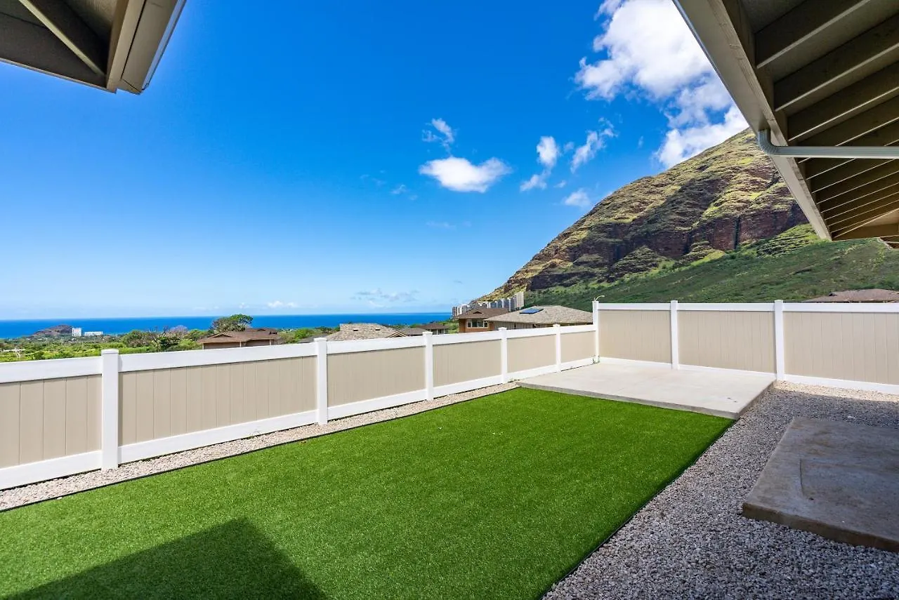 @ Marbella Lane - Serene & Lovely Mt + Ocean Views Waianae Holiday home